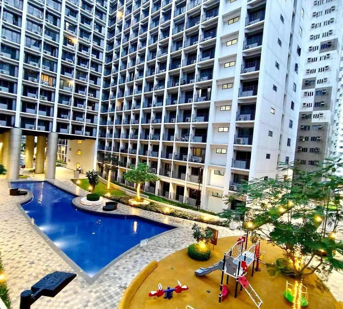 Franchelle Bliss - Shore 2 Residences Tower 1 Manila 0*,  Philippines